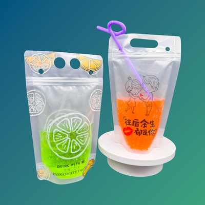 Sacs de boissons en plastique personnalisés à main mat translucides recouvrables debout Sacs avec fermeture à glissière et pailles